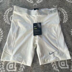 Nike pro‎ cool dri-fit kids shorts